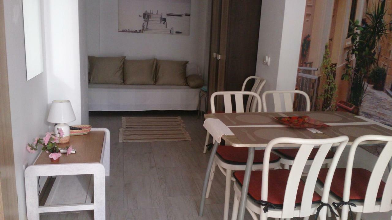 Madamme Curie Apartment Torrevieja Luaran gambar